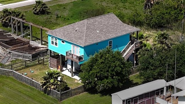 1970 Avenue B, Crystal Beach, TX 77650