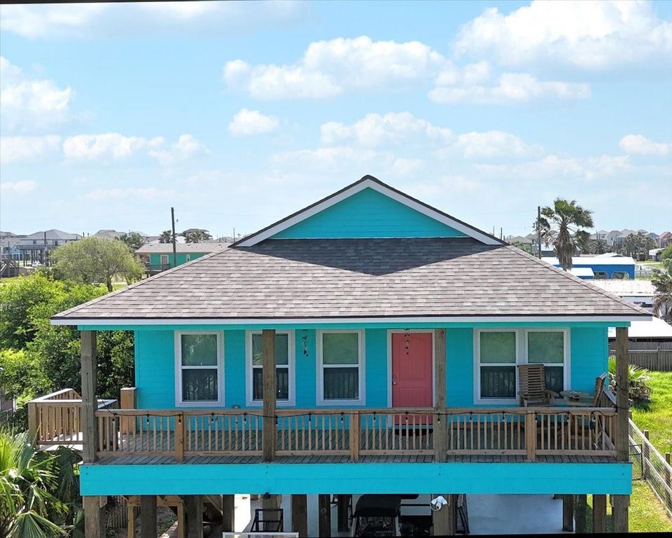 1970 Avenue B, Crystal Beach, TX 77650