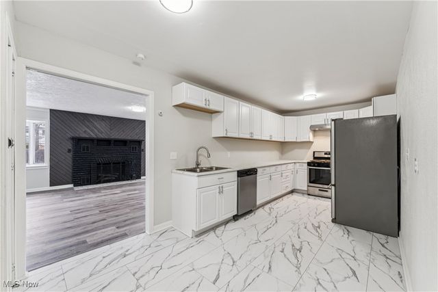 848 Jamestown Avenue, Elyria, OH 44035