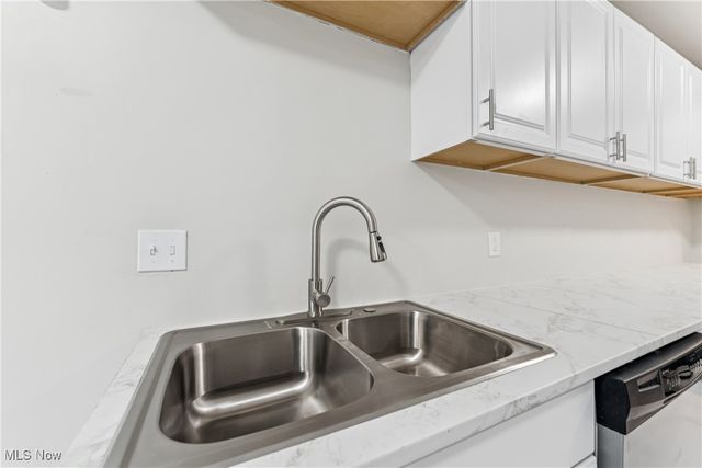 848 Jamestown Avenue, Elyria, OH 44035