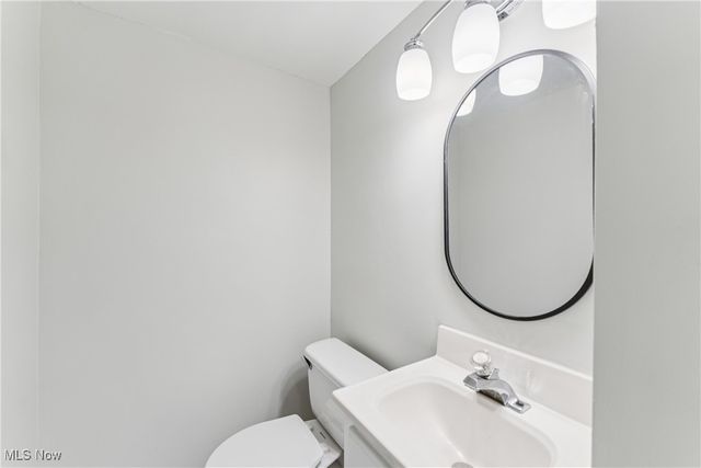 848 Jamestown Avenue, Elyria, OH 44035