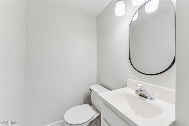 848 Jamestown Avenue, Elyria, OH 44035