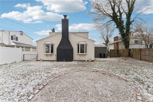 848 Jamestown Avenue, Elyria, OH 44035