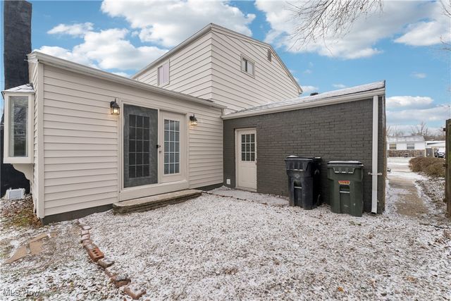 848 Jamestown Avenue, Elyria, OH 44035