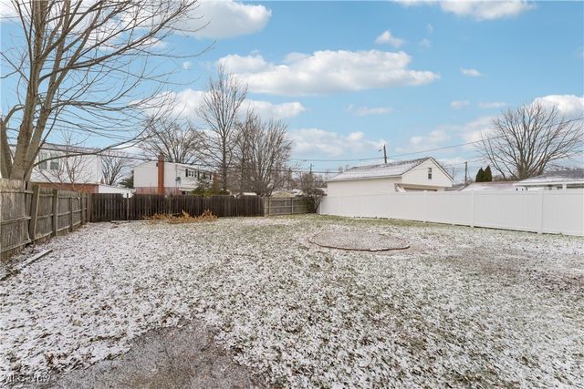 848 Jamestown Avenue, Elyria, OH 44035