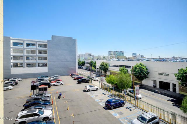 315 E 8th Street 301, Los Angeles, CA 90014