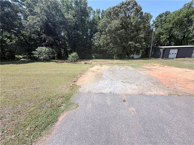 2434 Broadwa Lake Road, Anderson, SC 29621