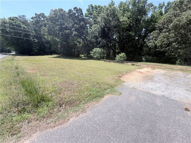 2434 Broadwa Lake Road, Anderson, SC 29621