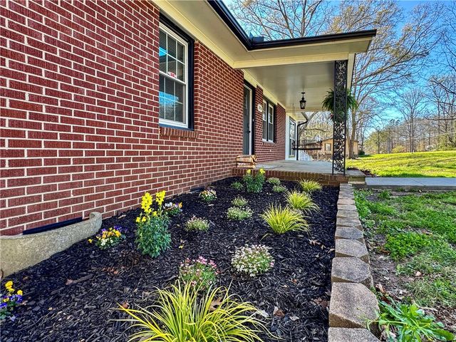 2434 Broadwa Lake Road, Anderson, SC 29621