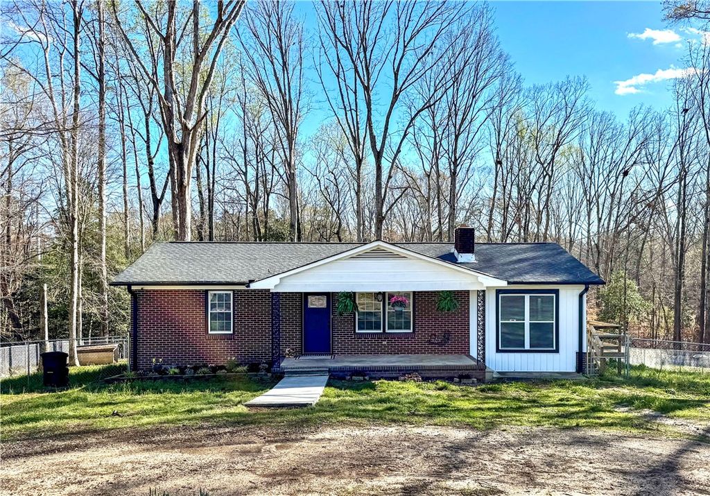 2434 Broadwa Lake Road, Anderson, SC 29621