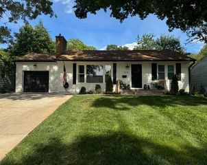 7515 Juniper Drive, Prairie Village, KS 66208