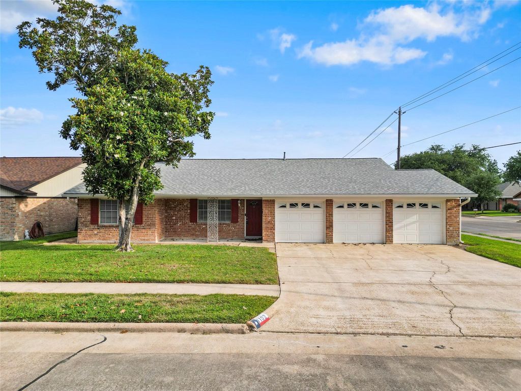1102 Brenda Drive, Deer Park, TX 77536
