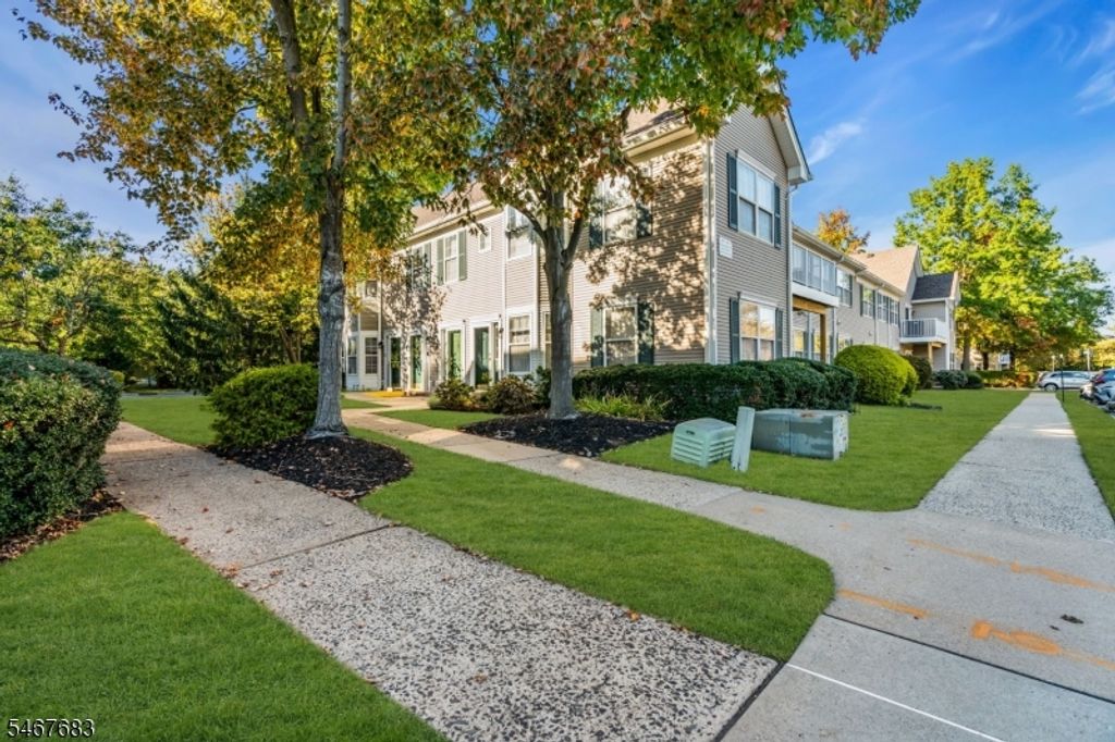 69 Williamson Ct, Bridgewater Twp., NJ 08807 — photo 4