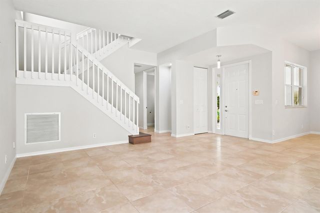 207 Isle Verde Way, Palm Beach Gardens, FL 33418