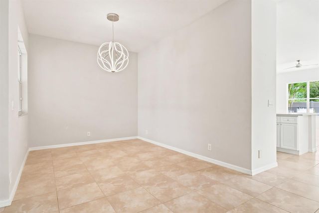 207 Isle Verde Way, Palm Beach Gardens, FL 33418