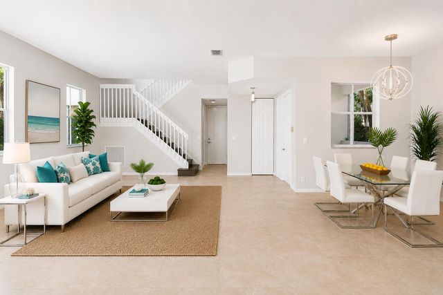 207 Isle Verde Way, Palm Beach Gardens, FL 33418