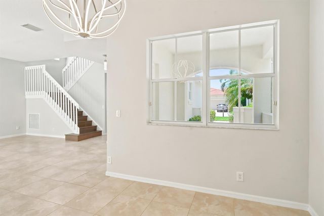 207 Isle Verde Way, Palm Beach Gardens, FL 33418