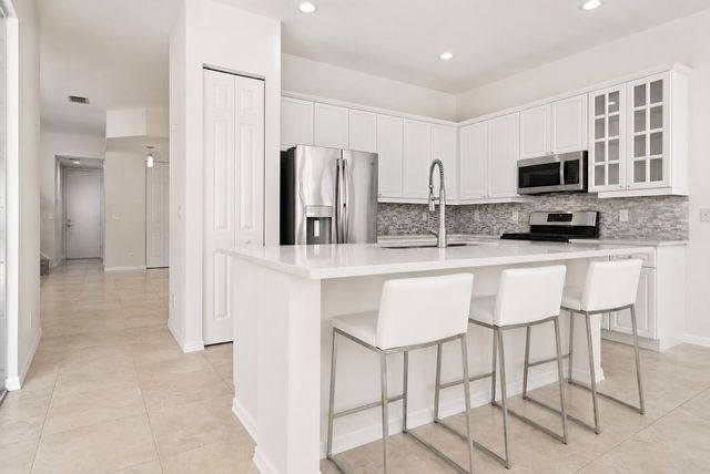 207 Isle Verde Way, Palm Beach Gardens, FL 33418