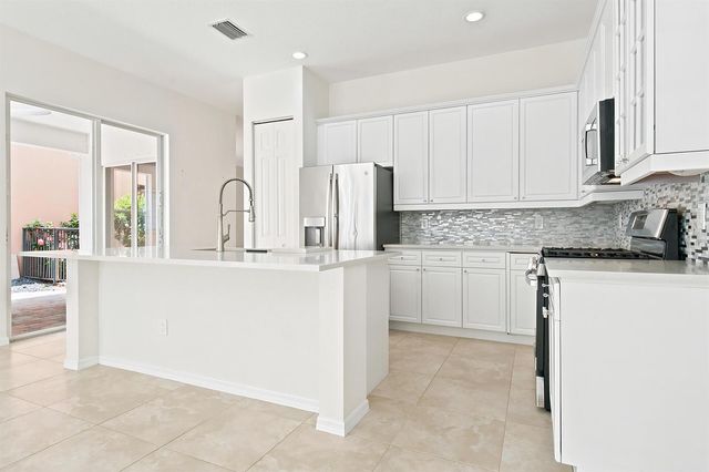 207 Isle Verde Way, Palm Beach Gardens, FL 33418