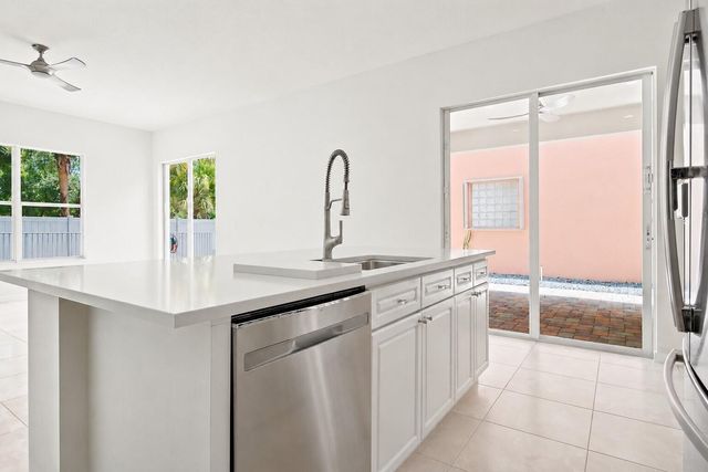 207 Isle Verde Way, Palm Beach Gardens, FL 33418