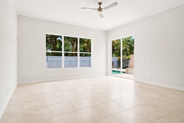 207 Isle Verde Way, Palm Beach Gardens, FL 33418