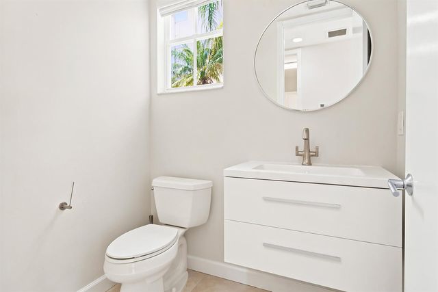 207 Isle Verde Way, Palm Beach Gardens, FL 33418
