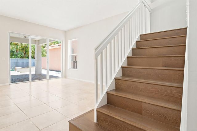 207 Isle Verde Way, Palm Beach Gardens, FL 33418