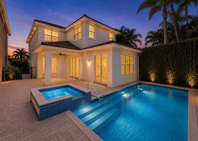 207 Isle Verde Way, Palm Beach Gardens, FL 33418