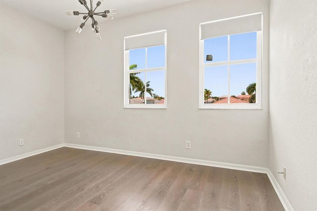 207 Isle Verde Way, Palm Beach Gardens, FL 33418