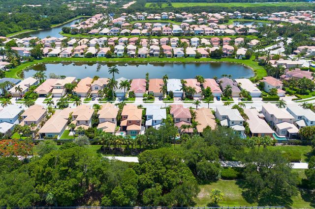 207 Isle Verde Way, Palm Beach Gardens, FL 33418