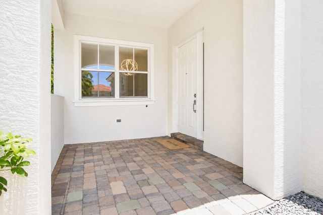207 Isle Verde Way, Palm Beach Gardens, FL 33418