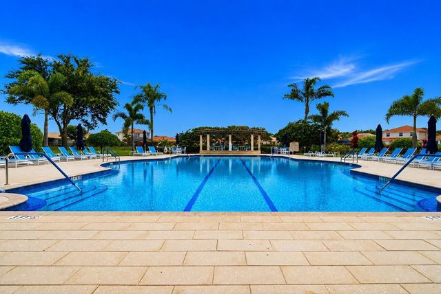 207 Isle Verde Way, Palm Beach Gardens, FL 33418