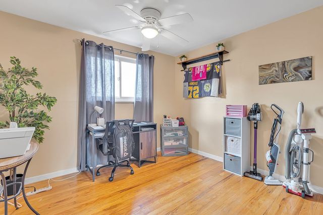 100 Palomino Dr, North Fayette, PA 15071