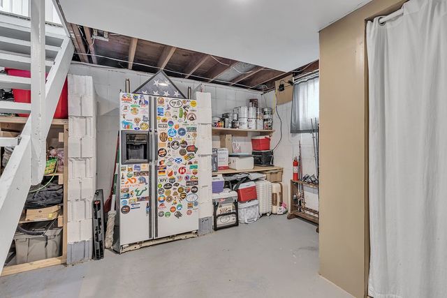 100 Palomino Dr, North Fayette, PA 15071