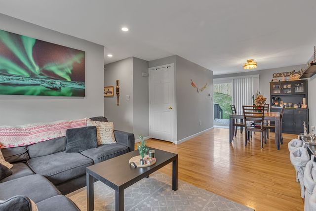 100 Palomino Dr, North Fayette, PA 15071