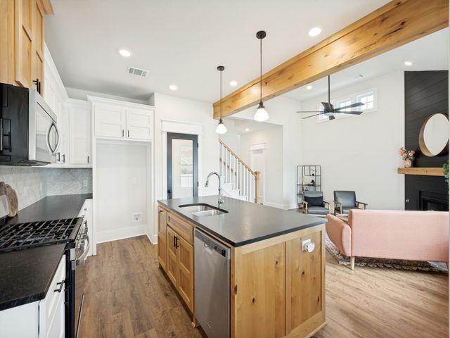 216 Wilson Street, Lake Dallas, TX 75065