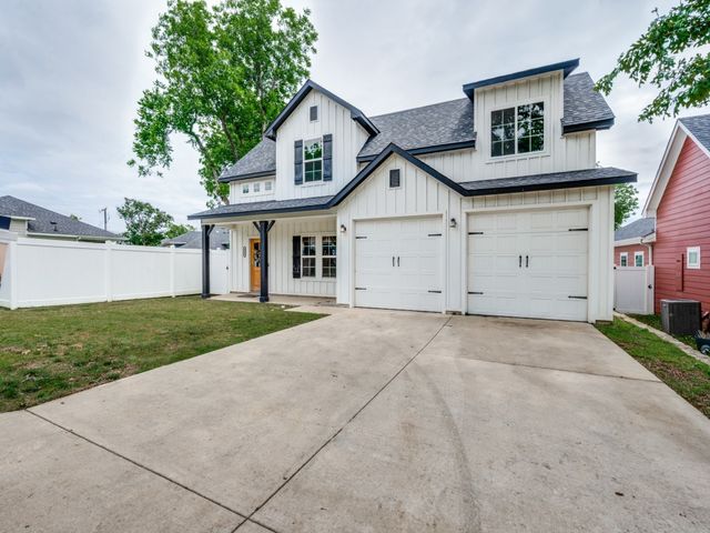 216 Wilson Street, Lake Dallas, TX 75065