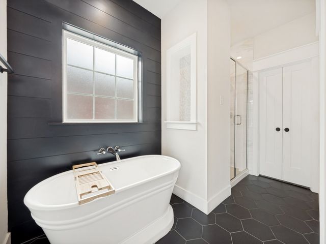 216 Wilson Street, Lake Dallas, TX 75065