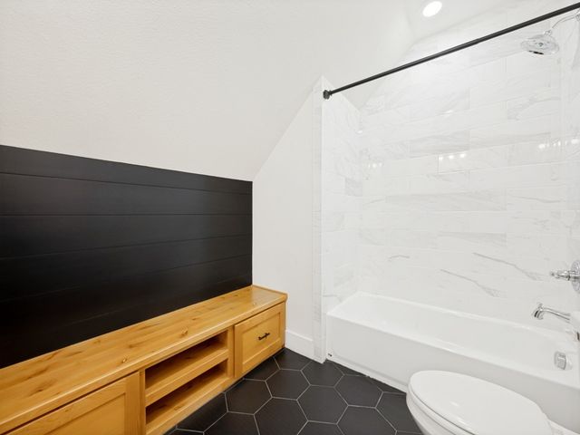 216 Wilson Street, Lake Dallas, TX 75065