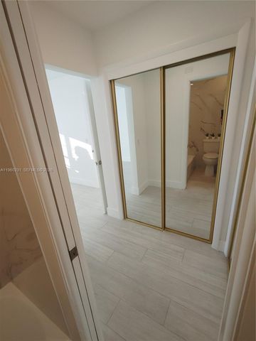 215 SE 3rd Ave 307C, Hallandale Beach, FL 33009