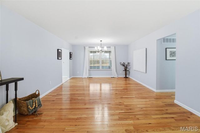 9624 Chamblin Drive, St Louis, MO 63123