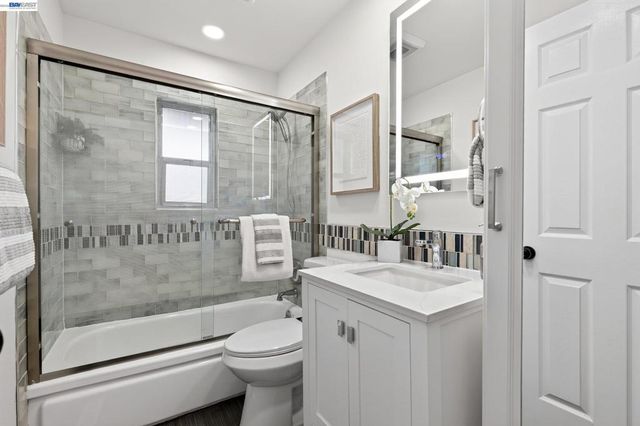 2464 Mikemary Ct, Castro Valley, CA 94546