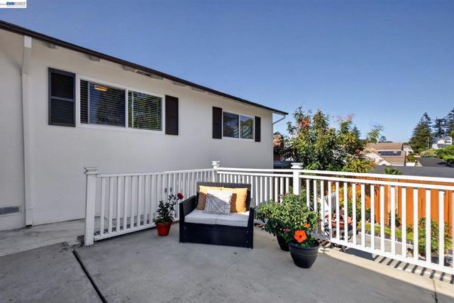 2464 Mikemary Ct, Castro Valley, CA 94546