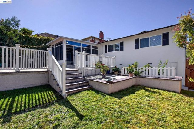 2464 Mikemary Ct, Castro Valley, CA 94546