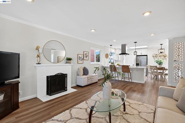 2464 Mikemary Ct, Castro Valley, CA 94546