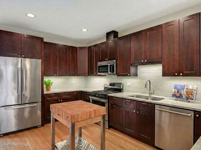 105 HOME Avenue, Oak Park, IL 60302