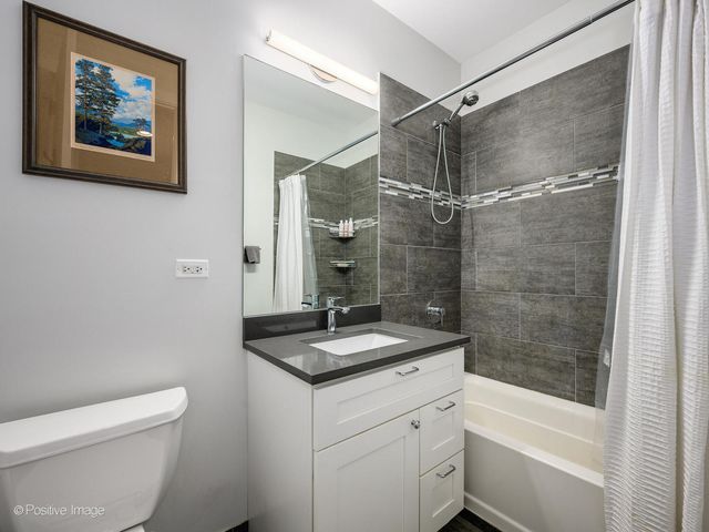 105 HOME Avenue, Oak Park, IL 60302