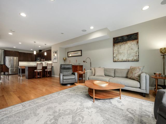 105 HOME Avenue, Oak Park, IL 60302