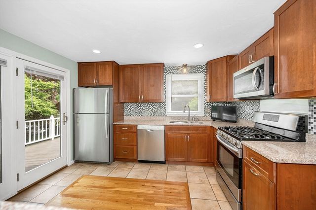 8 Avery Street, Wilmington, MA 01887