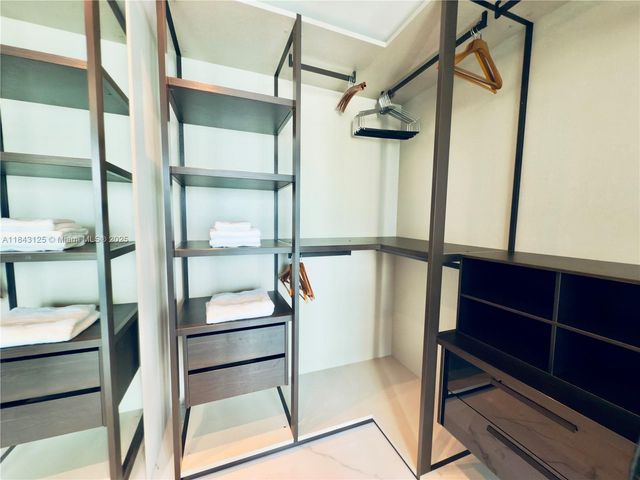 1000 S Pointe Dr 1706, Miami Beach, FL 33139